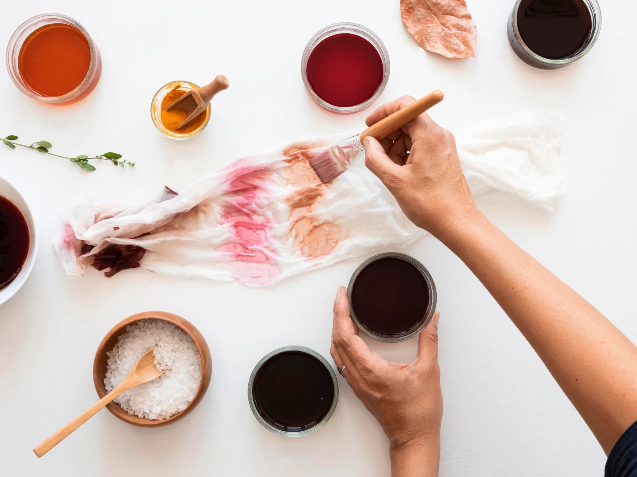 Material Innovation: Waterless Dyeing Technology Benefits for Apparel Manufacturers