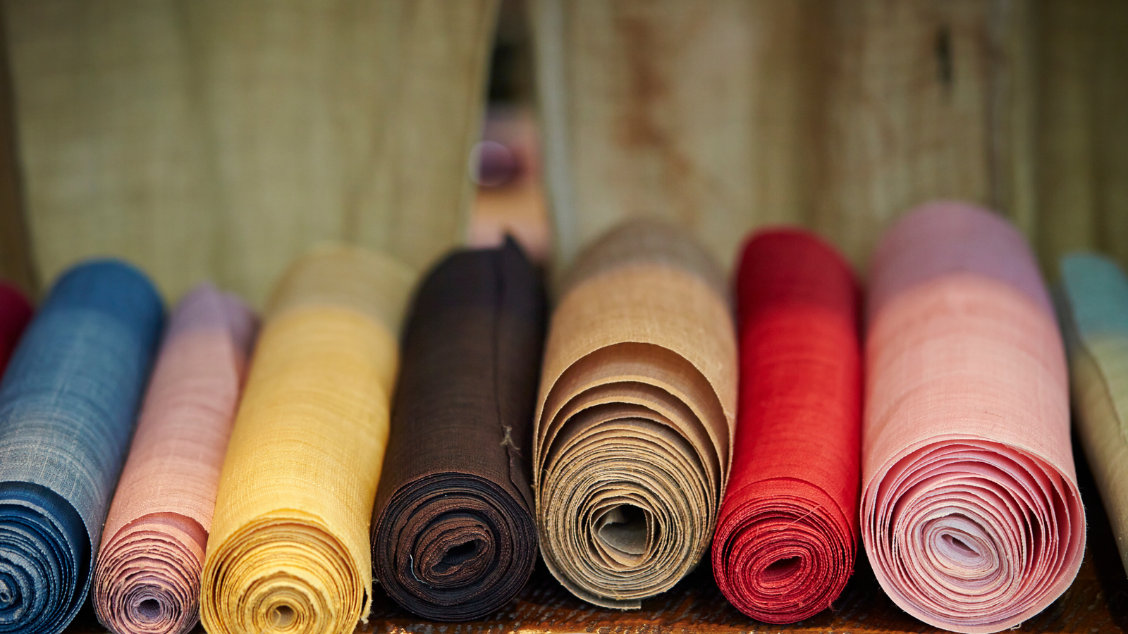 Why Emerging Fashion Brands Are Still Guessing Their Way Through Sourcing