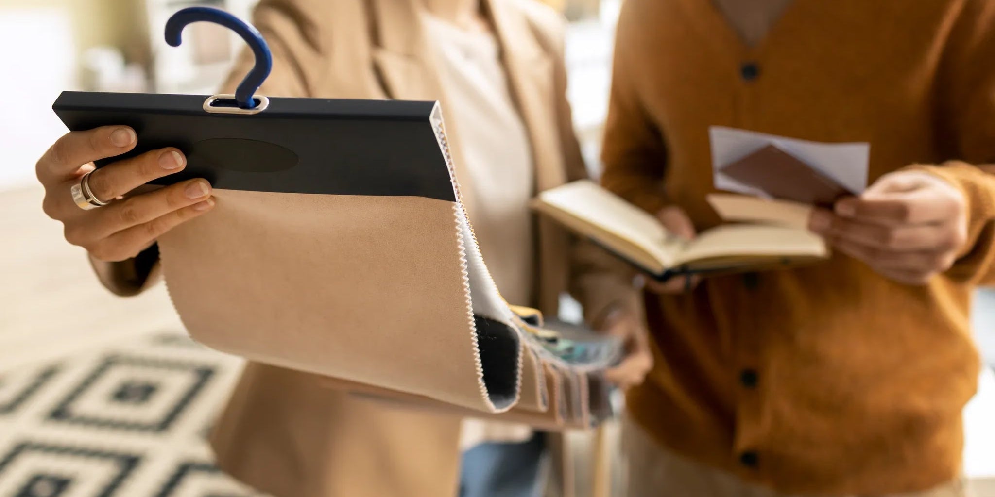 Fashion Brand Guide to International Fabric Sourcing: Costs, MOQs, Compliance & Lead Times