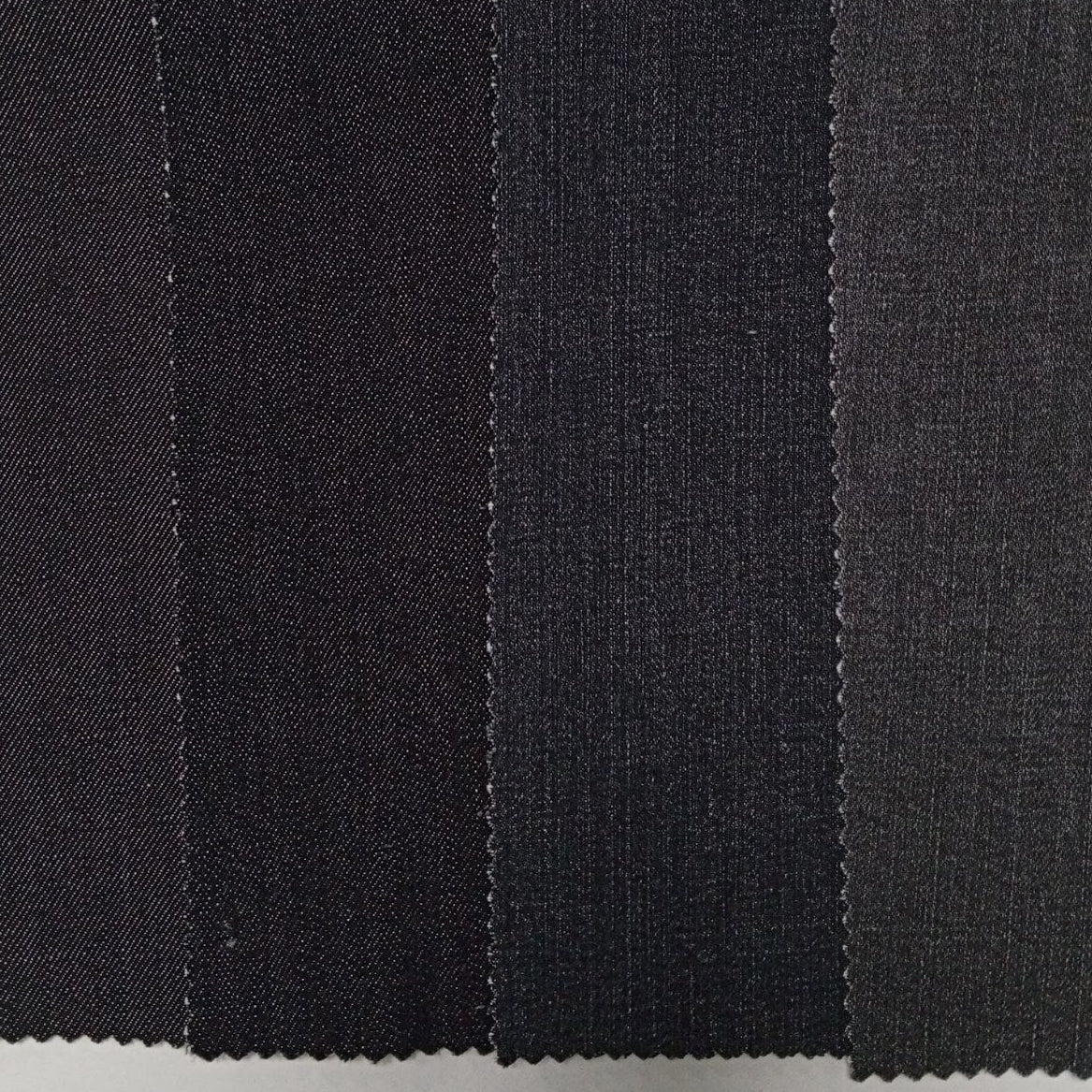 690902b729be922279986e24_76321d-aeron-black-rcy20-wide_1771009981329.jpg