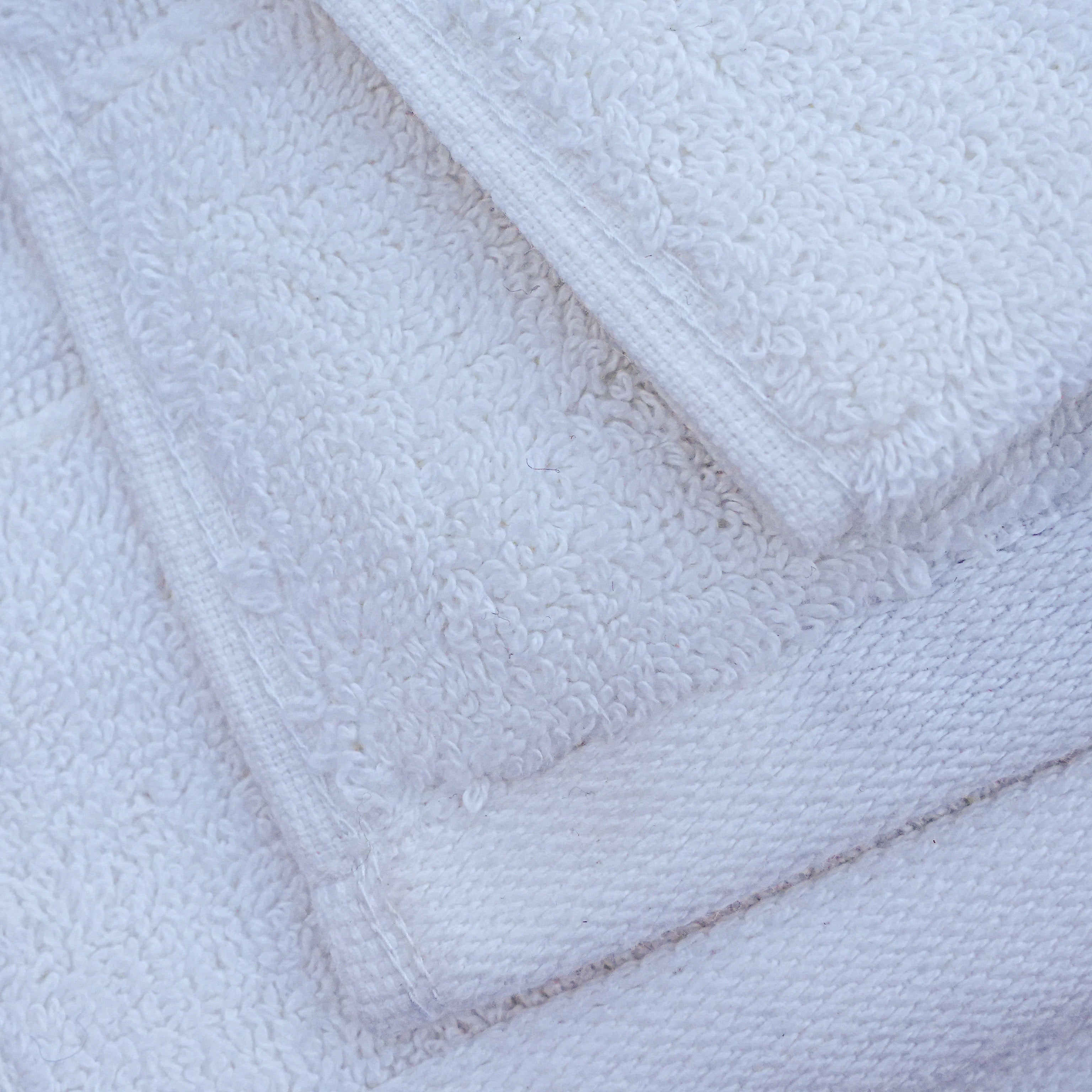 ZERO TWIST BATH TOWEL