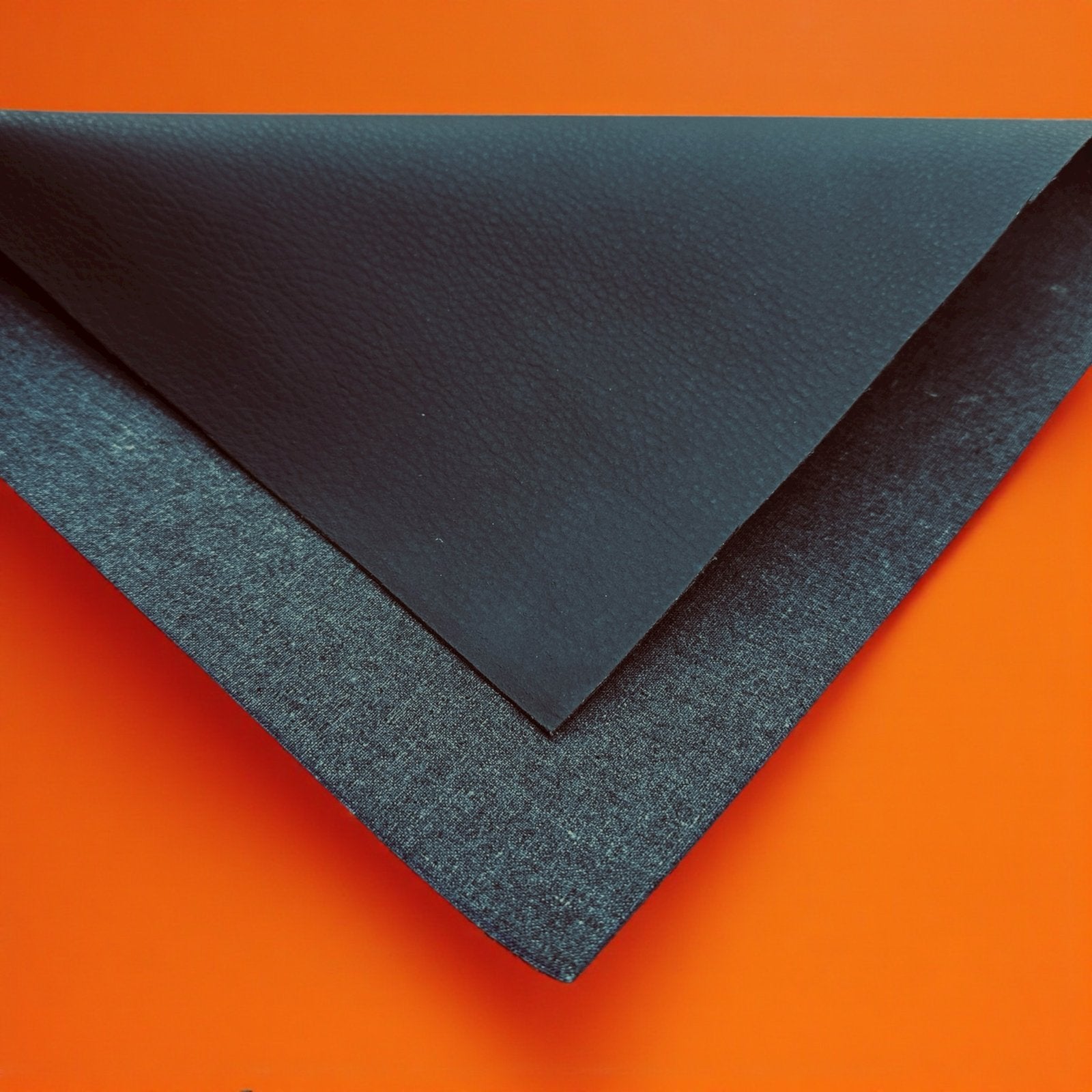Leafy Firm Pebbled - Black